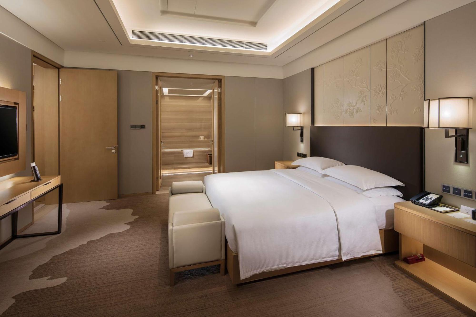 Отель Hilton Chengdu Longquanyi Экстерьер фото